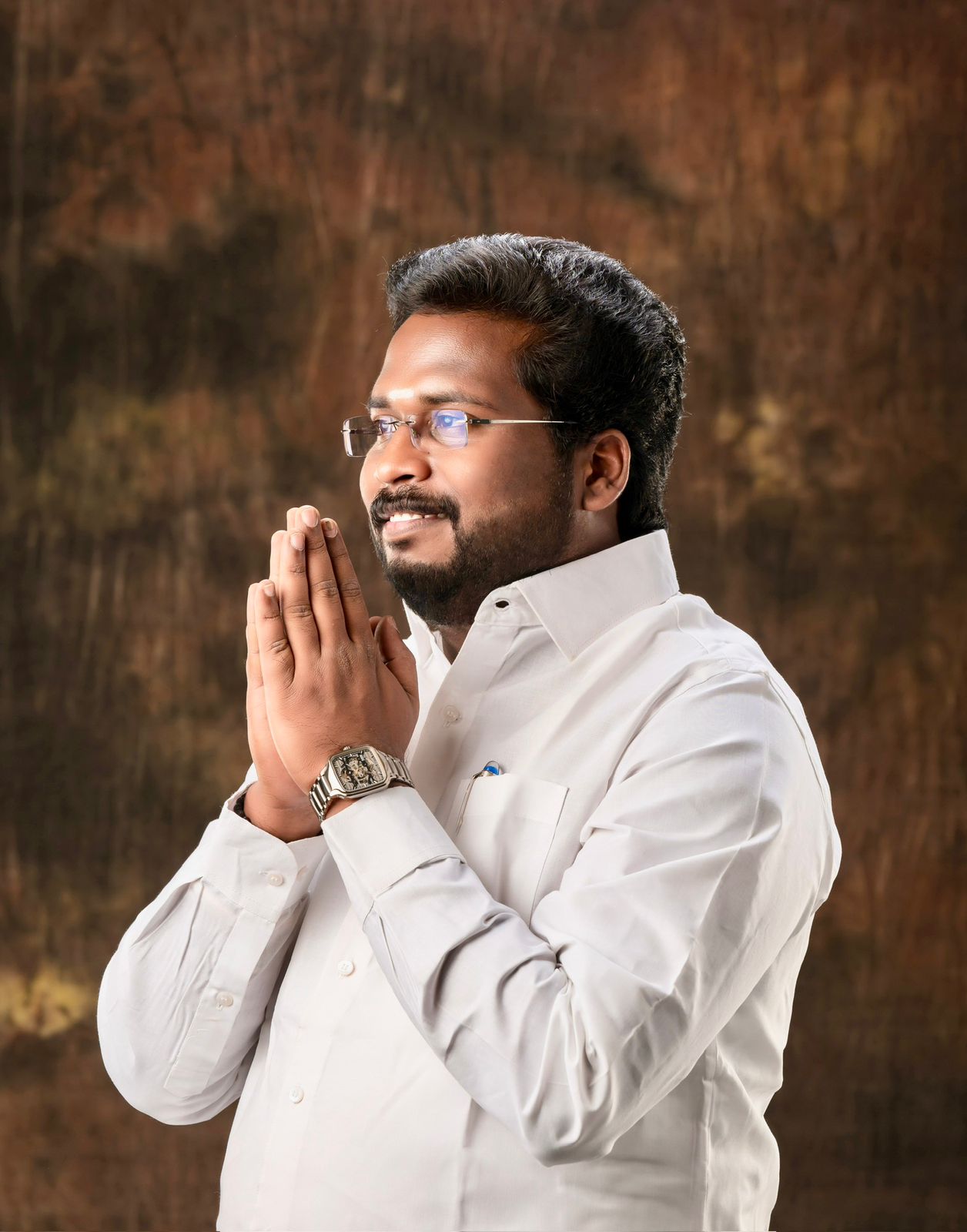 Tiruchi Suriyaa - Candid moment during public engagement