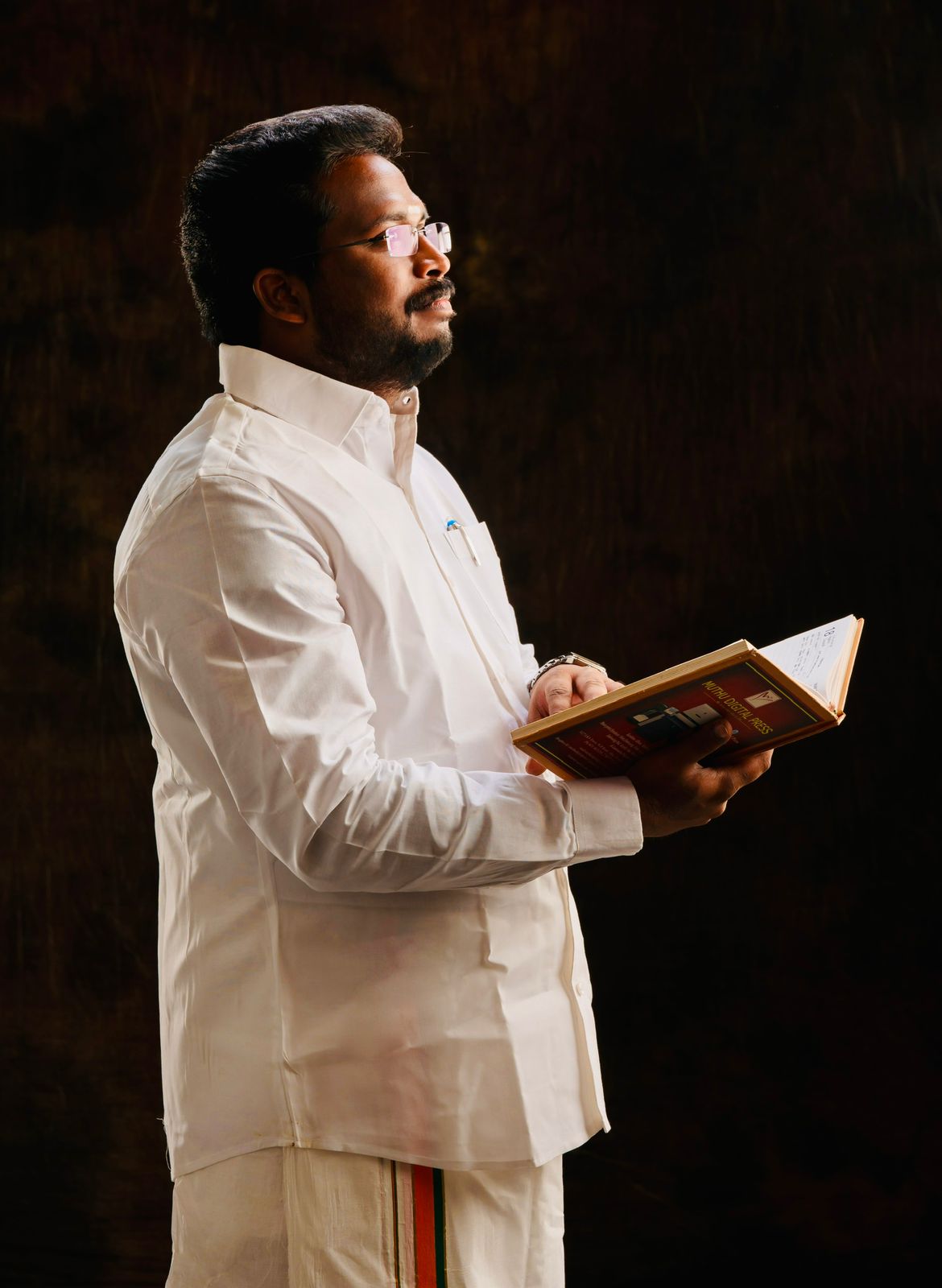 Tiruchi Suriyaa - Candid portrait