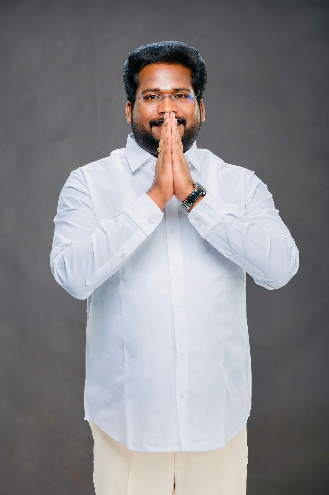 Tiruchi Suriyaa - Candid moment